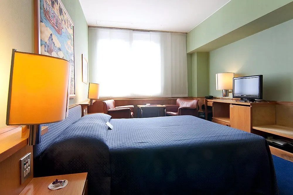 Hotel Galileo Milán 4*,